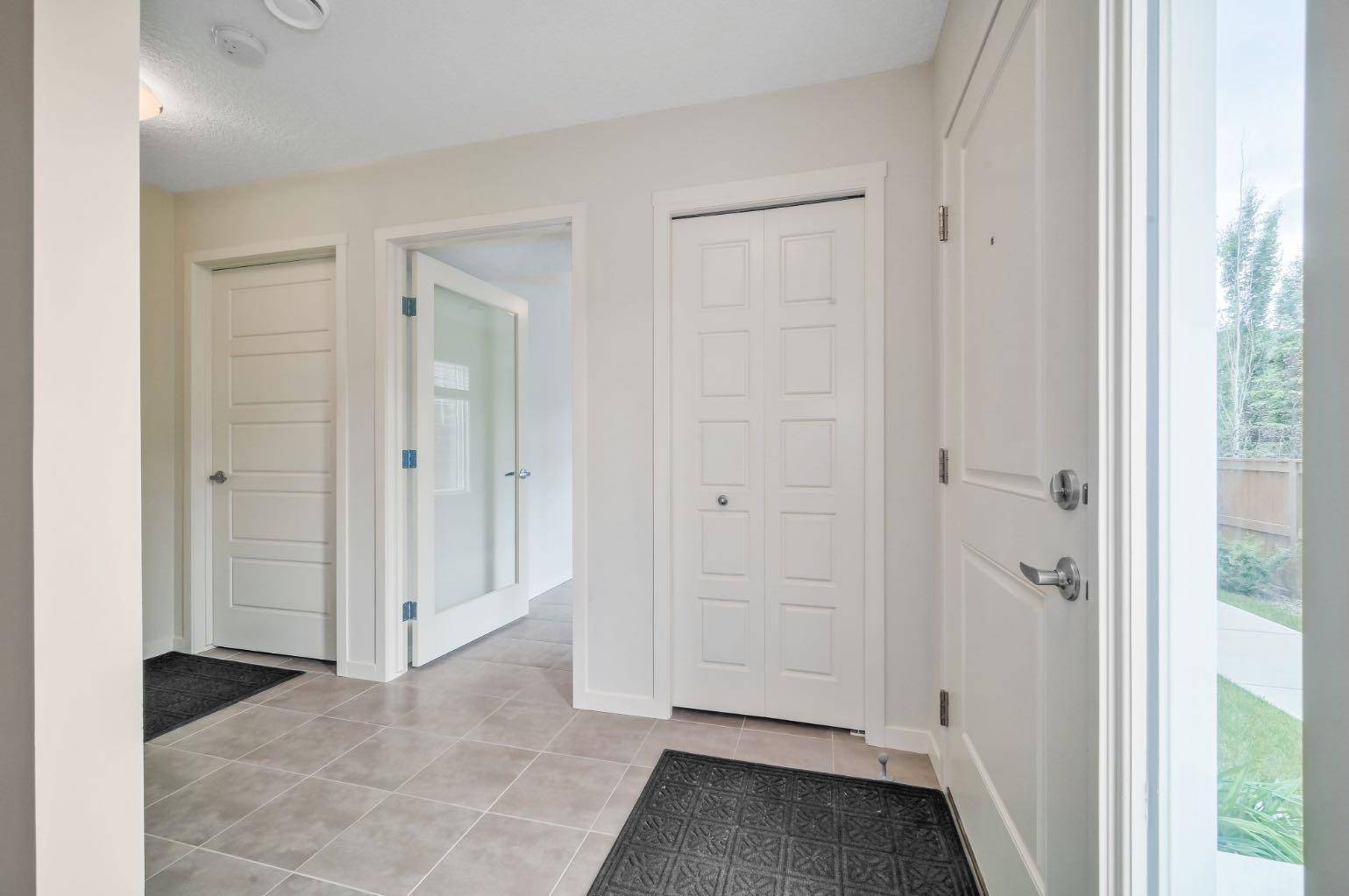 Calgary, AB T3R 0Z7,607 Nolanlake Villas NW