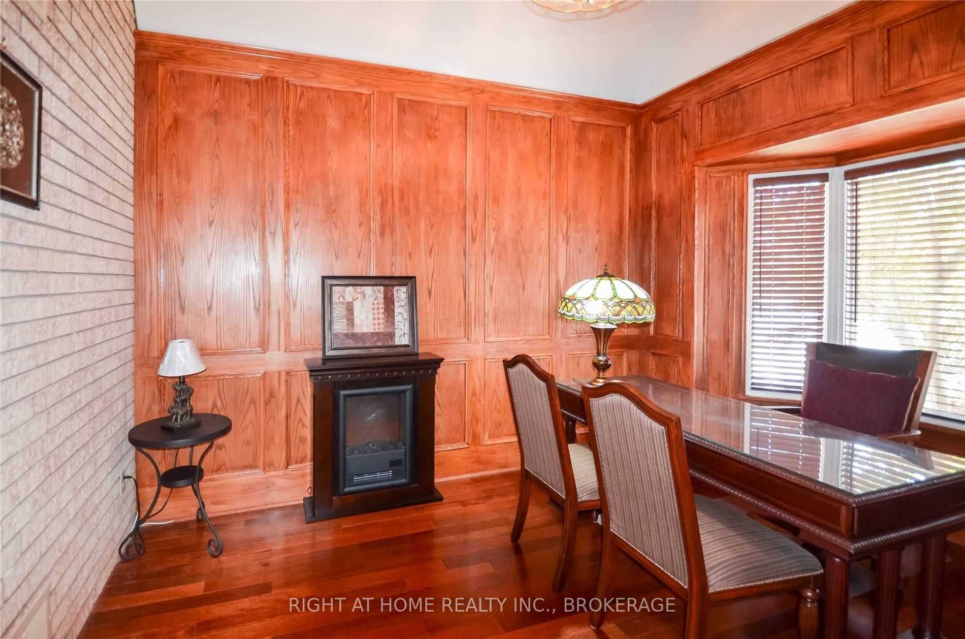 Toronto C15, ON M2K 2V2,69 Clarinda DR