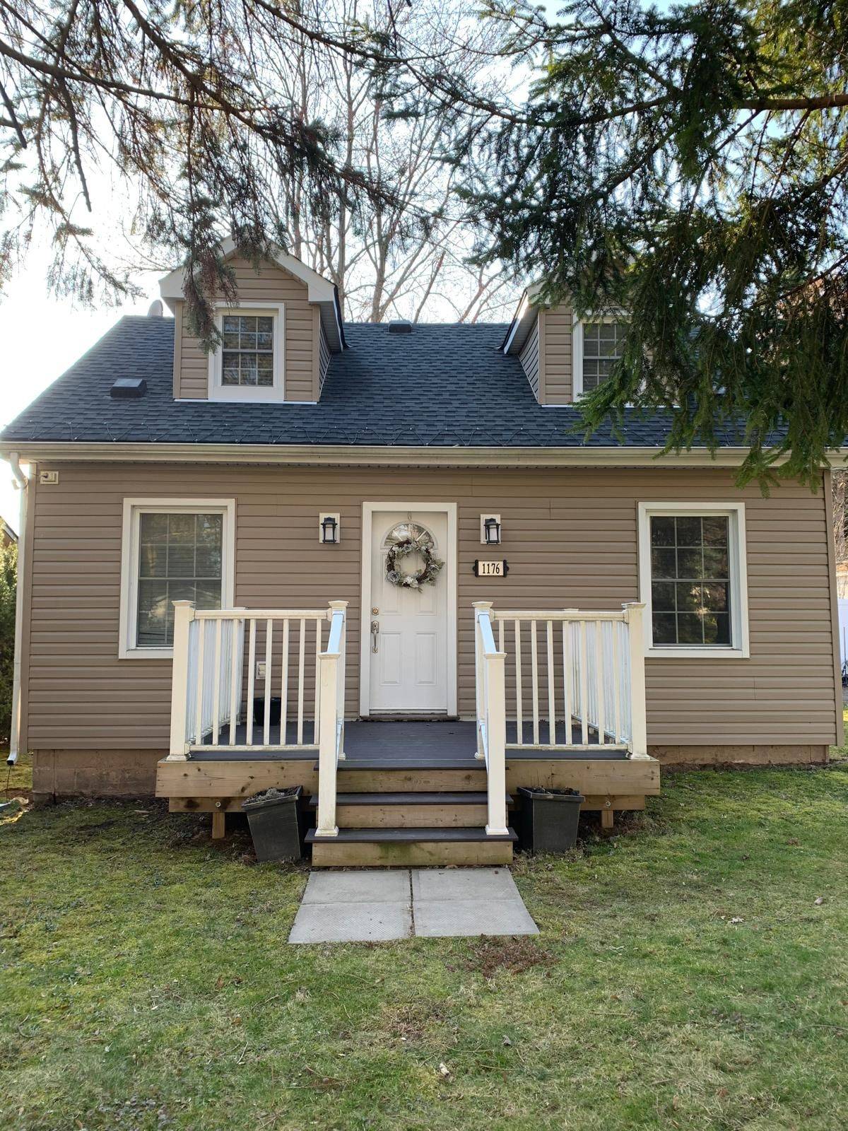 1176 Haist ST, Pelham, ON L0S 1E2