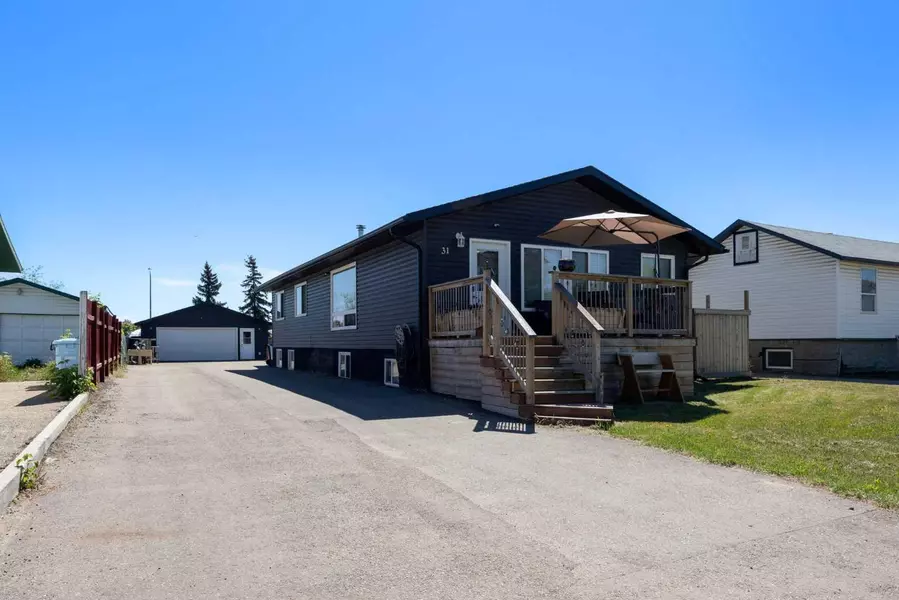 31 Rae CRES, Fort Mcmurray, AB T9H 1H2
