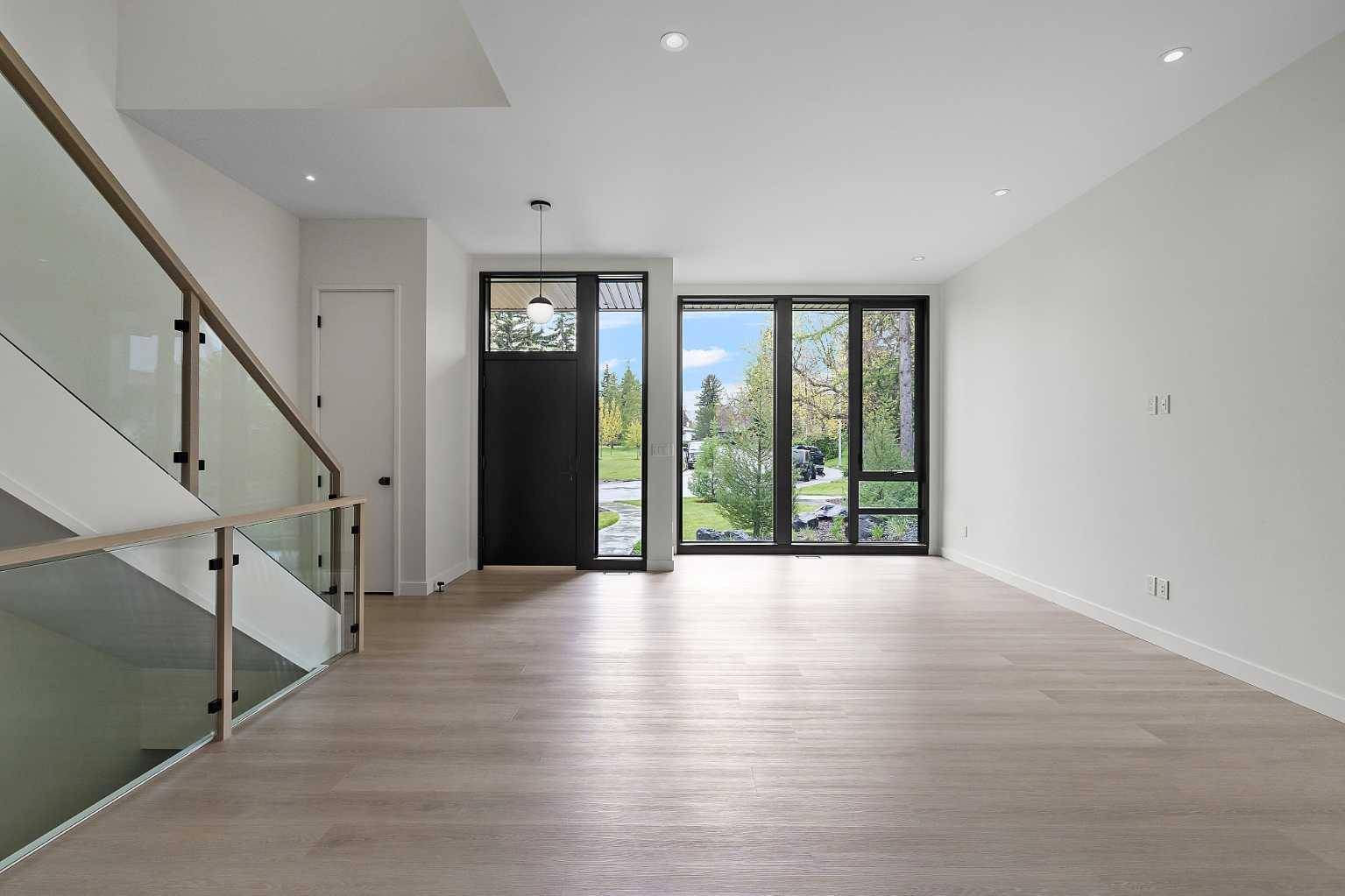 Calgary, AB T3C 3B8,3A Willow CRES Southwest