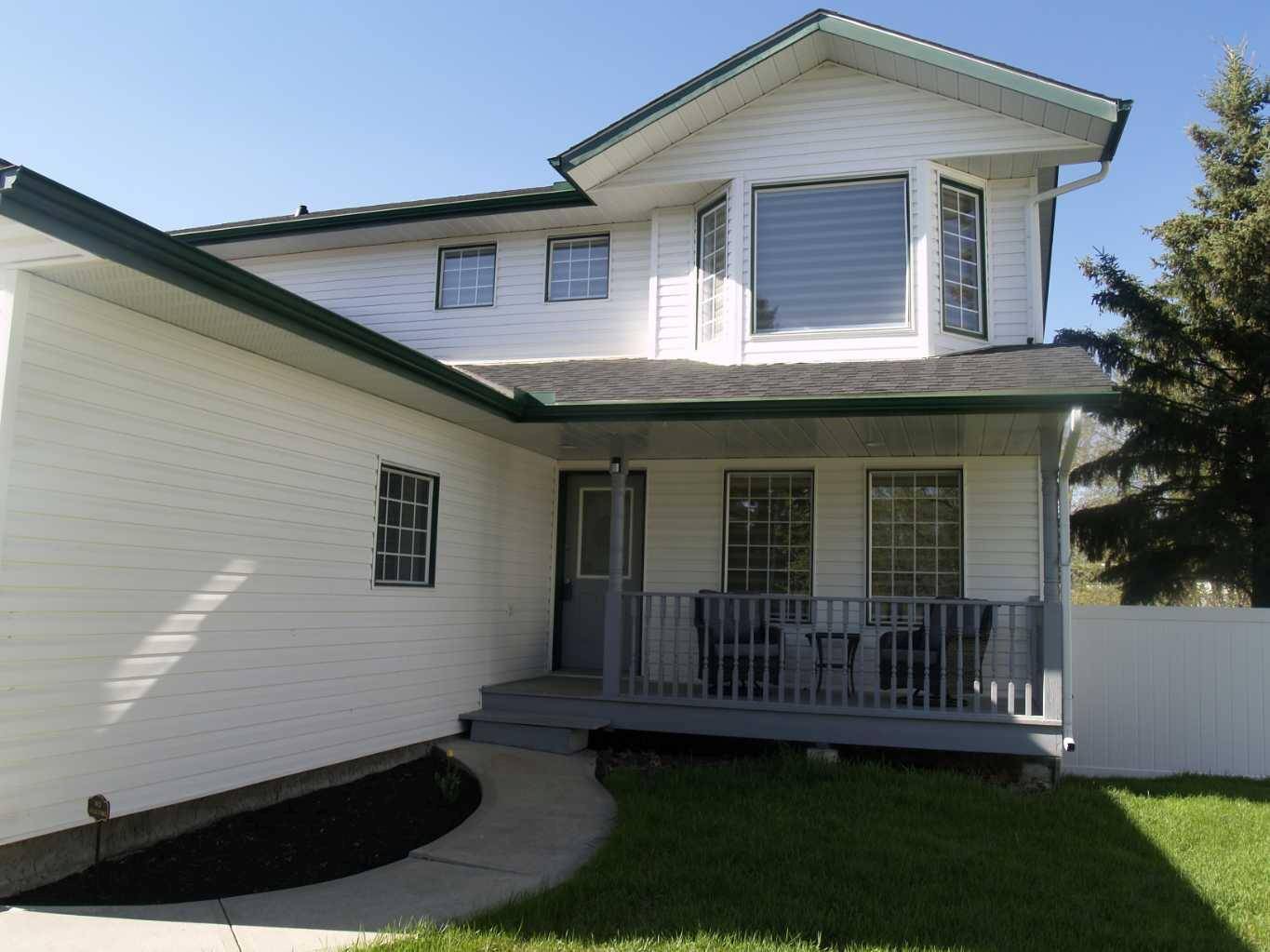 Lacombe, AB T4L 1T6,10 Pickwick LN