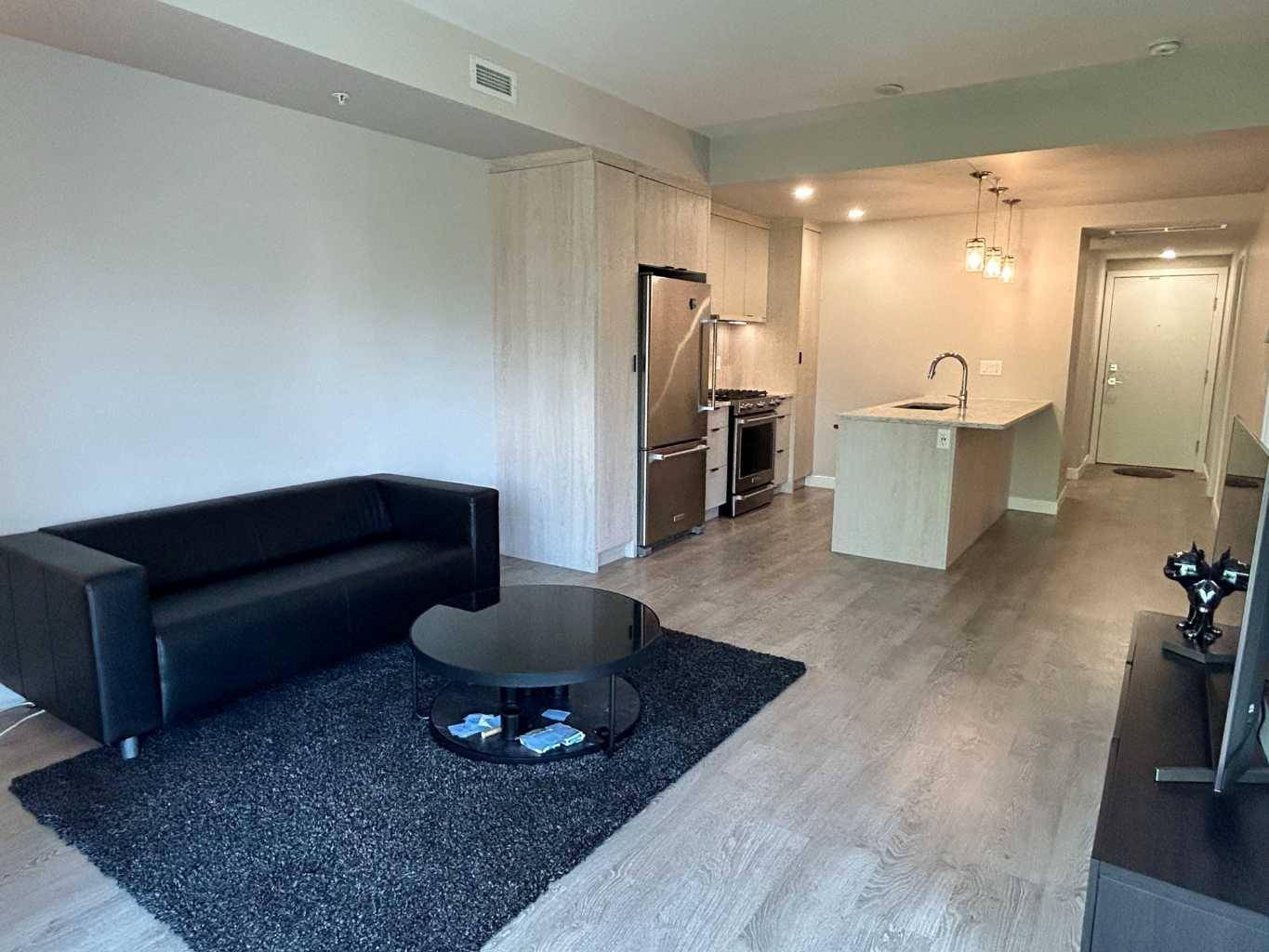 Calgary, AB T2T 4A2,3375 15 ST Southwest #206