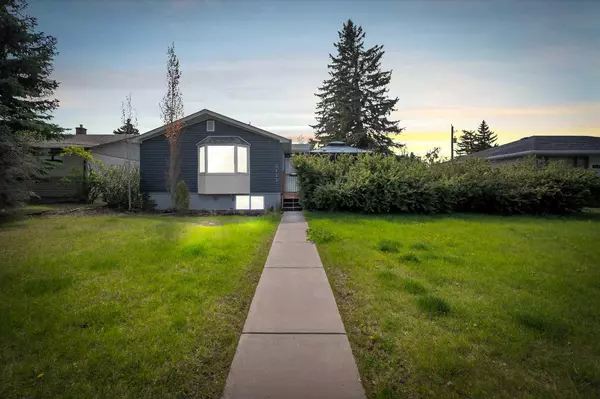 3143 45 ST SW, Calgary, AB T3E3T7