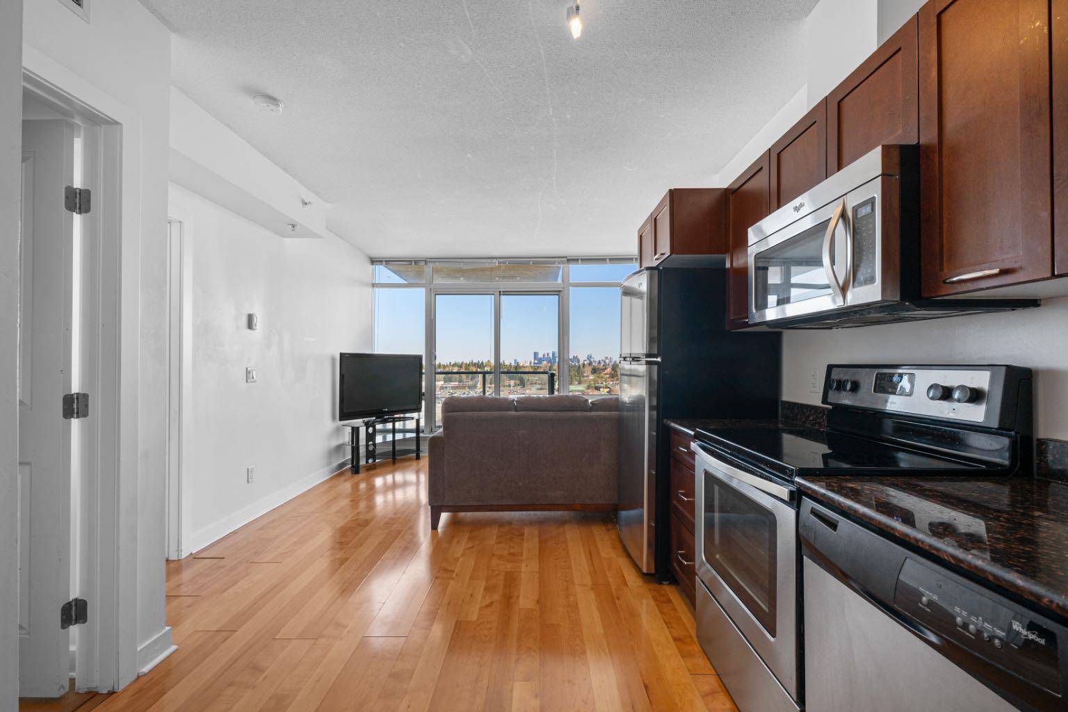 Calgary, AB T2L 2L5,3820 Brentwood RD NW #803