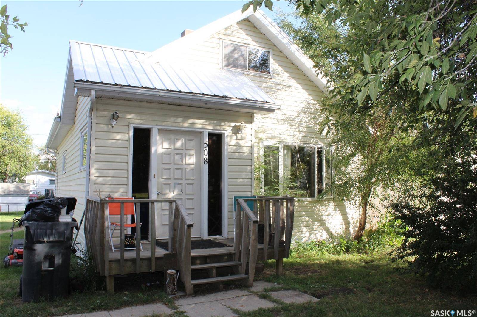 Lampman, SK S0C 1N0,508 1st AVENUE E