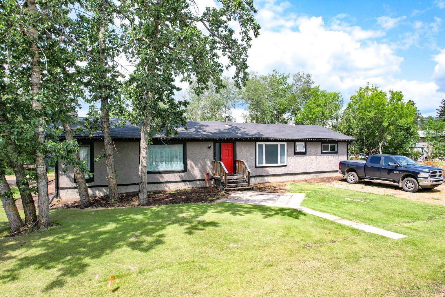 5108 48th Street, Clive, AB T0C 0Y0