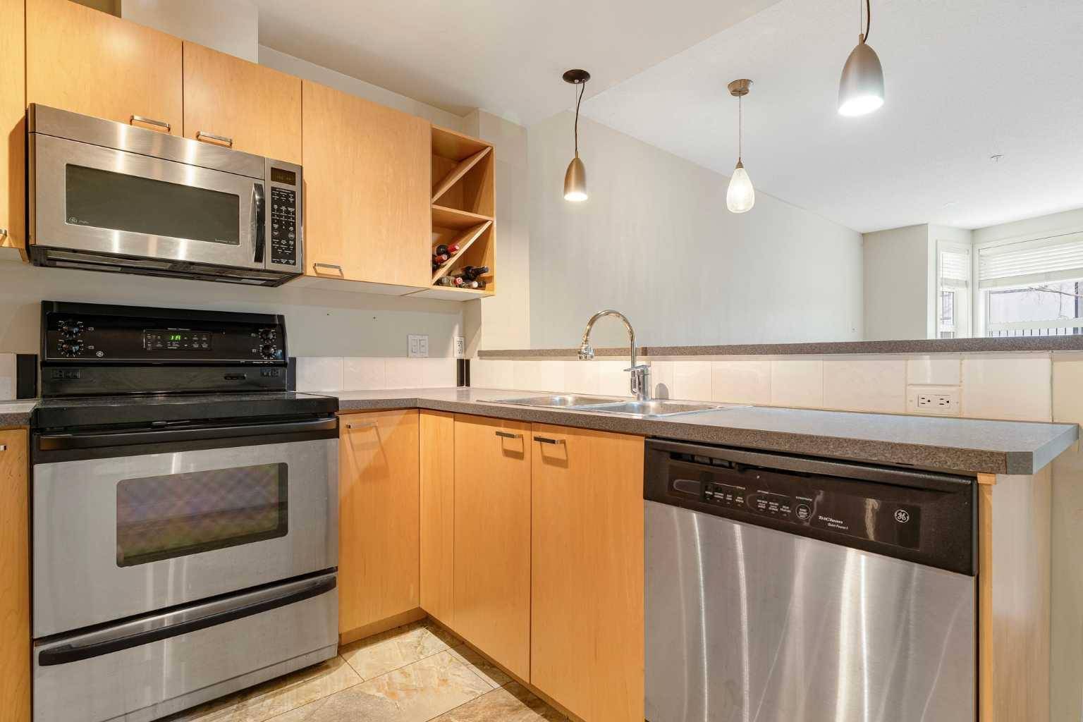 Calgary, AB T2S 3E7,315 24 AVE Southwest #111