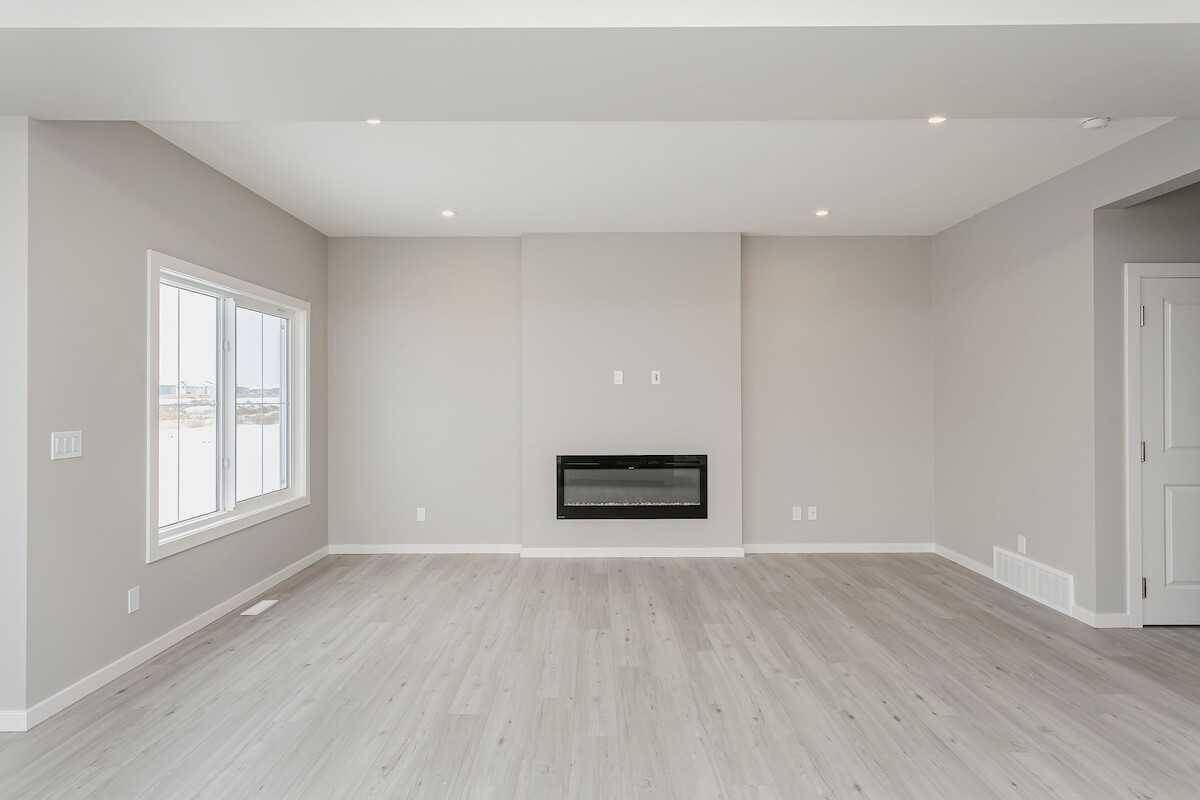 Calgary, AB T3M 2K1,6 Heartwood Villas Southeast