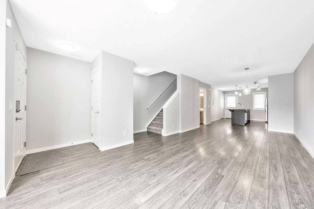Calgary, AB T3M 2A3,1009 Auburn Bay CIR SE