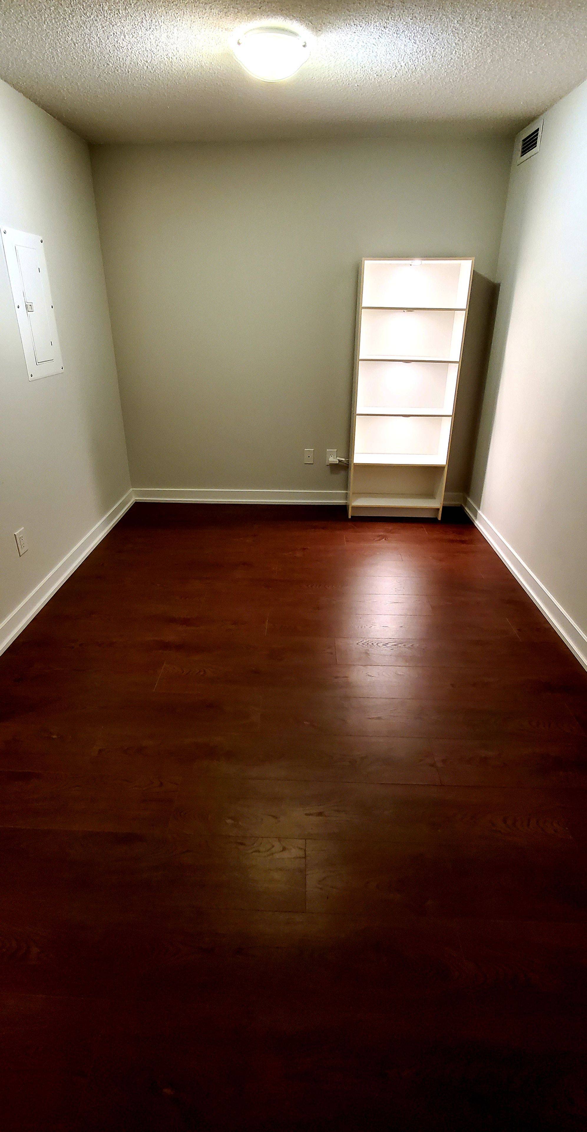 Toronto C15, ON M2K 0C2,121 Mcmahon DR #811