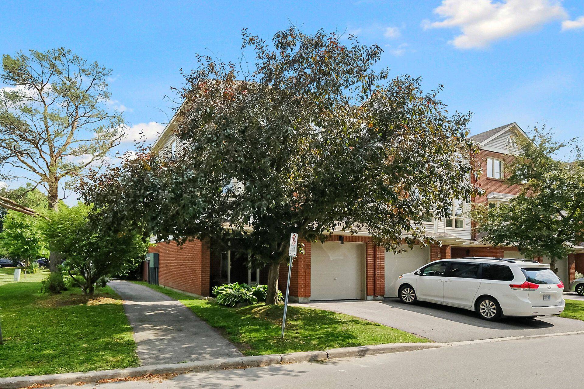 Tanglewood - Grenfell Glen - Pineglen, ON K2G 4N1,1A Crestlea CRES