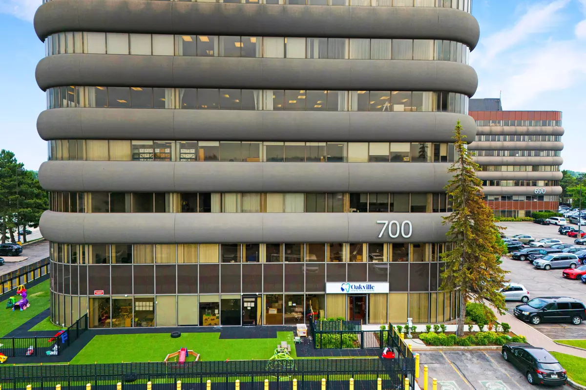 Oakville, ON L6K 3V7,700 Dorval DR #300