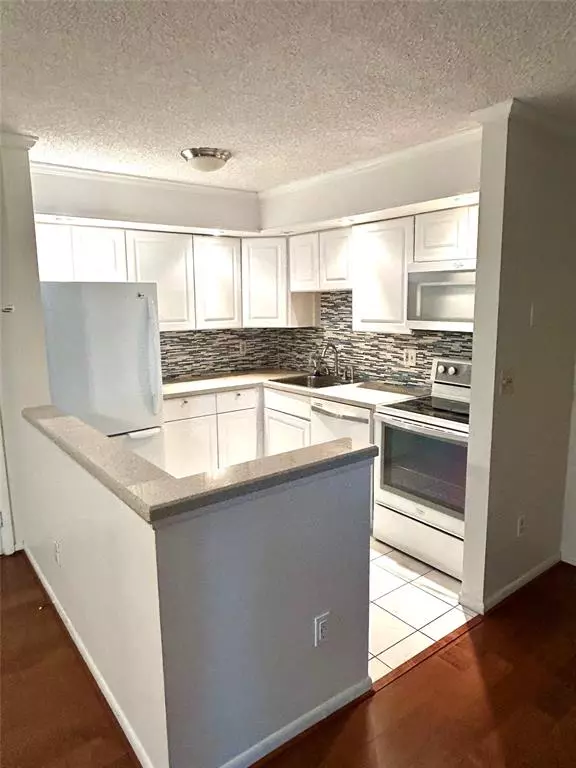 Tamarac, FL 33321,10429 E Clairmont Cir #108