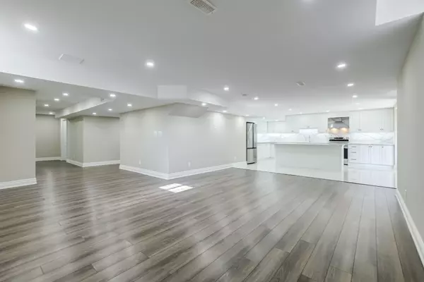 East Gwillimbury, ON L9N 1G1,41 Prunella CRES #Basement