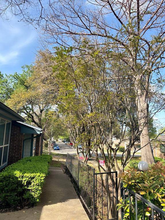 Dallas, TX 75240,13633 Weald Green Street