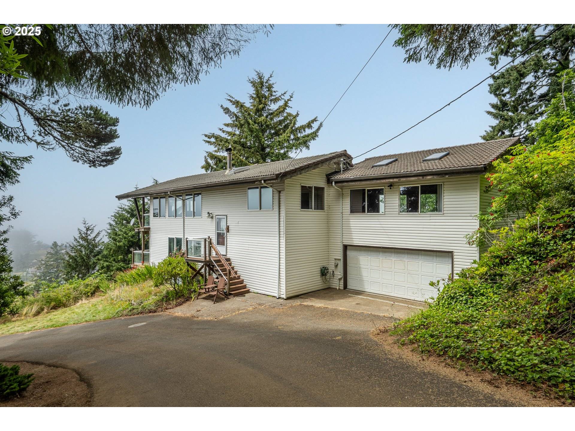 Depoe Bay, OR 97341,340 NE VISTA TERRACE AVE