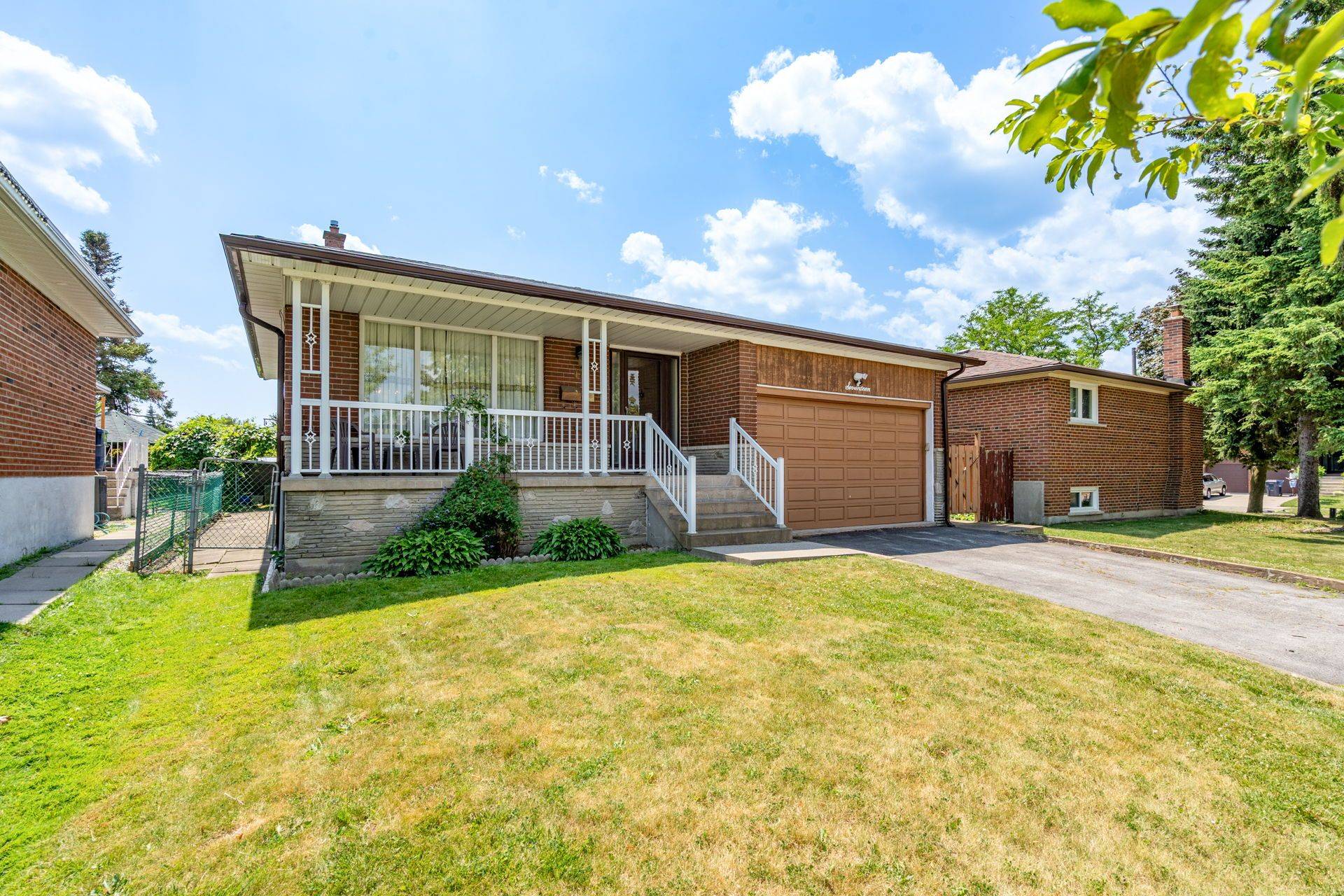 17 Altair AVE, Toronto E05, ON M1W 2R1