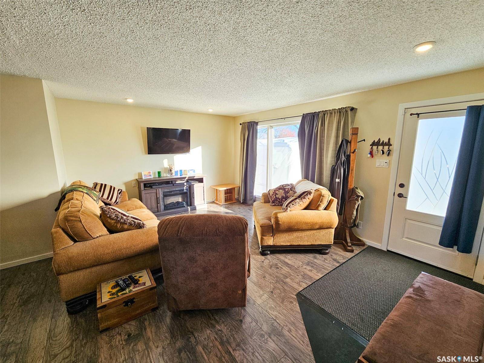 Swift Current, SK S9H 3N8,226 6th AVENUE SE