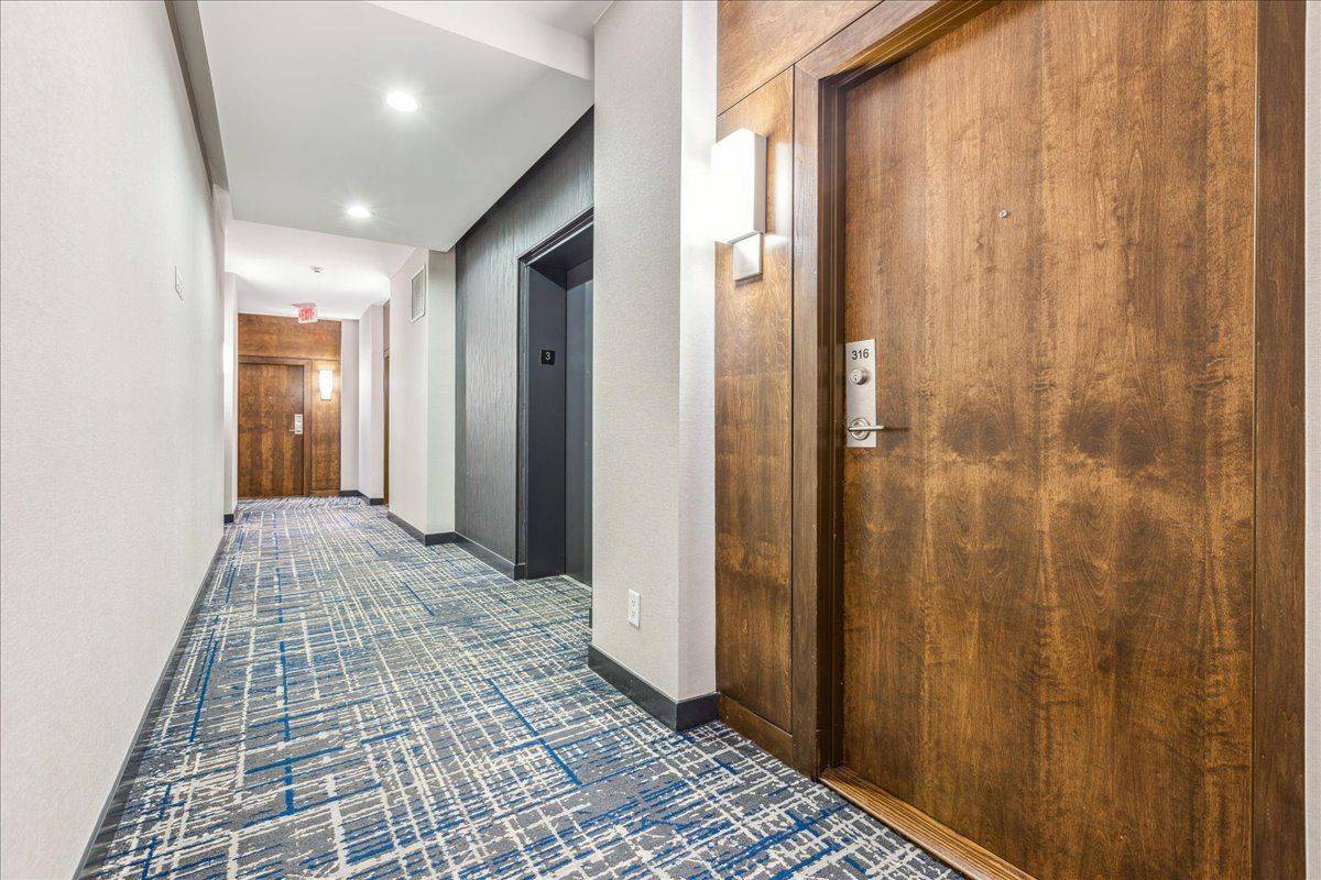 Mississauga, ON L5G 0A3,1 Hurontario ST #316