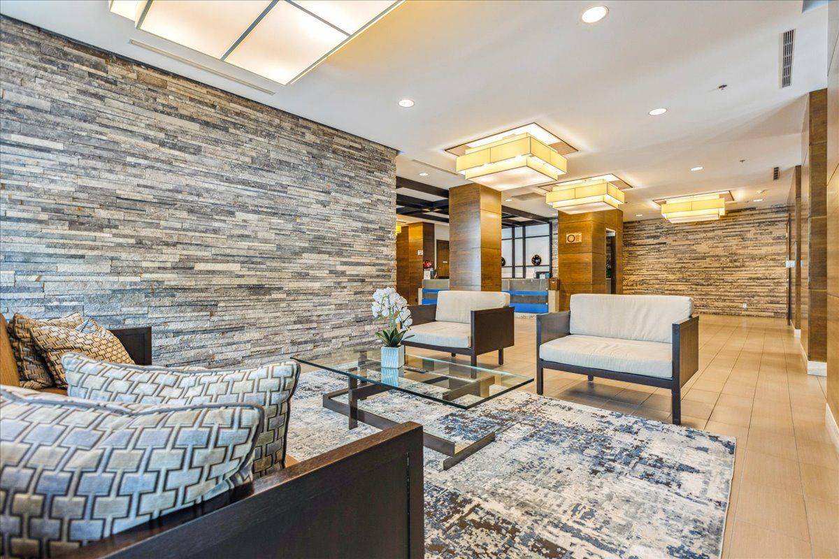 Mississauga, ON L5G 0A3,1 Hurontario ST #316