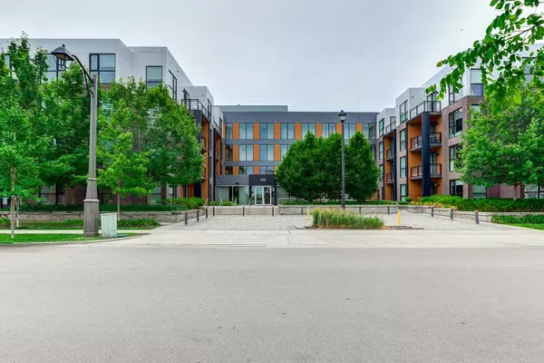 150 Sabina DR #411, Oakville, ON L6H 7C3