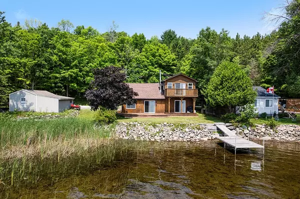 Lanark Highlands, ON K0G 1M0,185 Maple Hollow DR