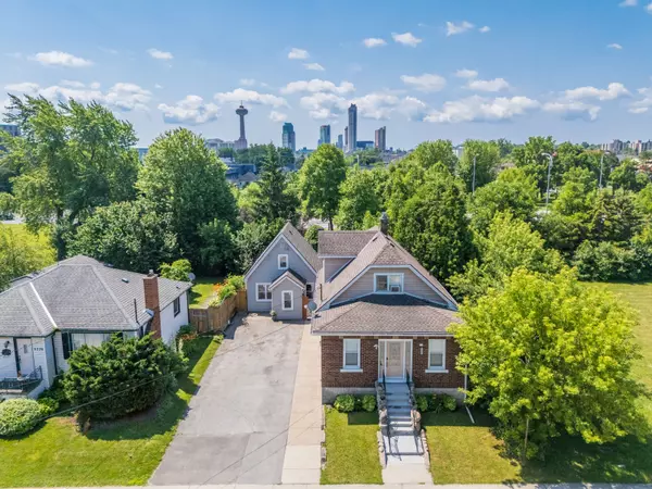 Niagara Falls, ON L2E 1N3,5352 Stamford ST