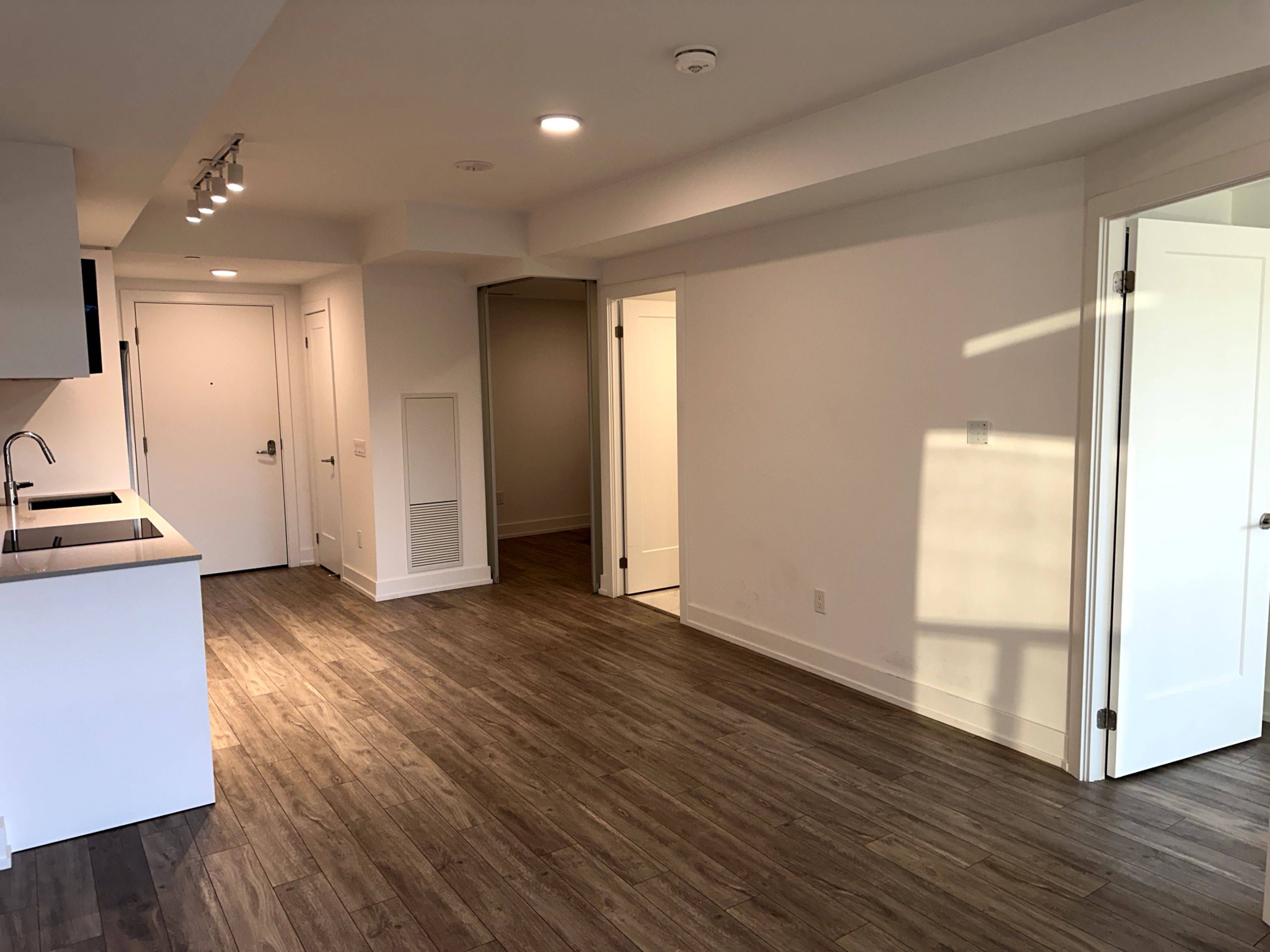 Markham, ON L6G 0H4,8 CEDARLAND DR #1005