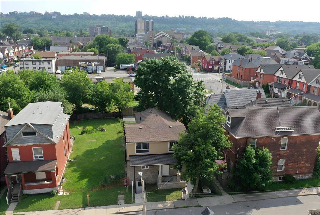 Hamilton, ON L8L 2L8,8 Harvey ST