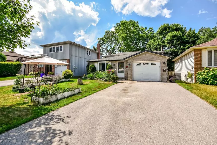 46 Ridgeway AVE, Barrie, ON L4N 5L2