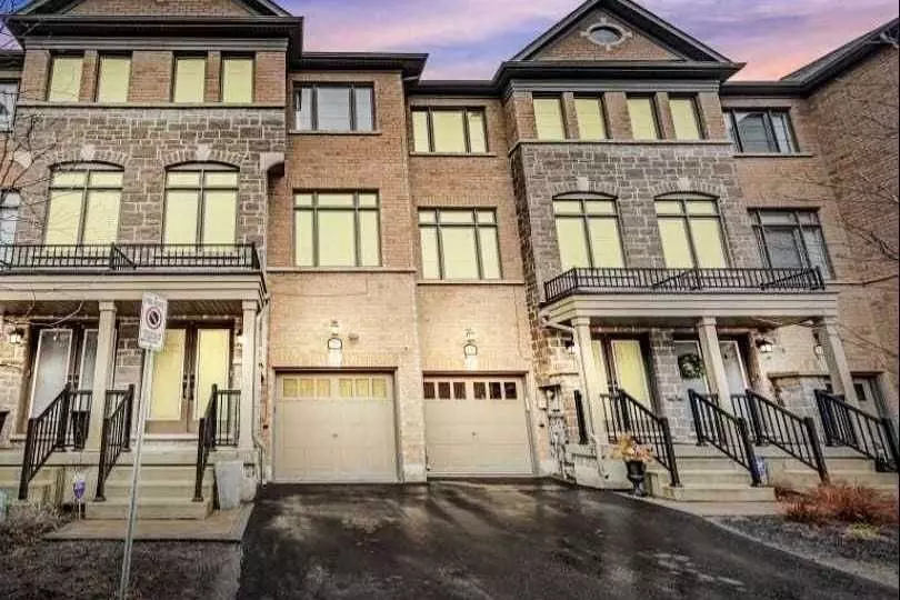 18 Whitehorn LN, Halton Hills, ON L7G 0K1