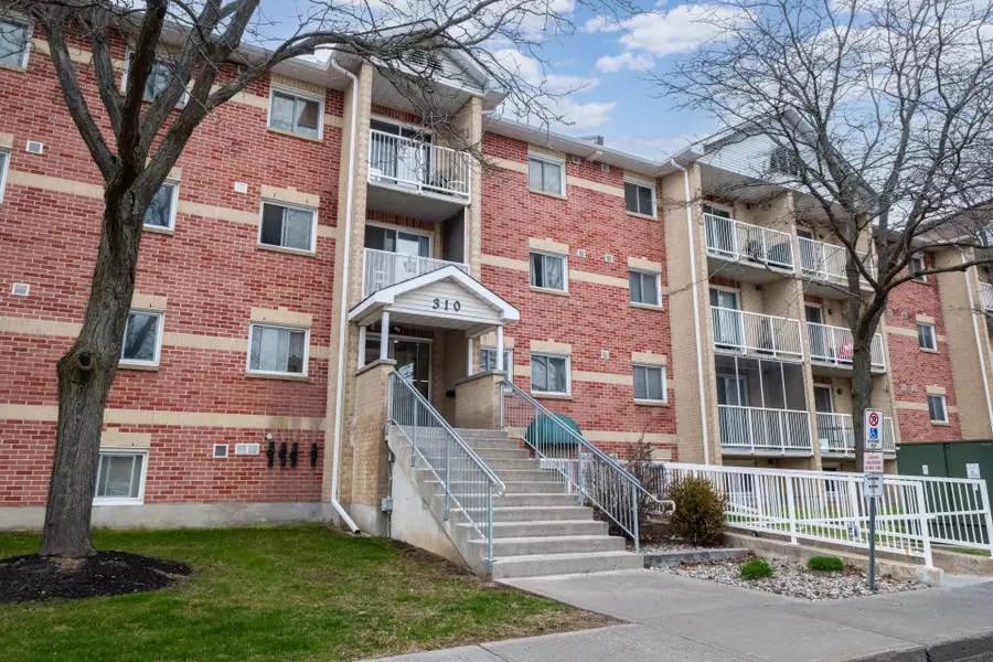 310 Kingsdale AVE #204, Kingston, ON K7M 8S1