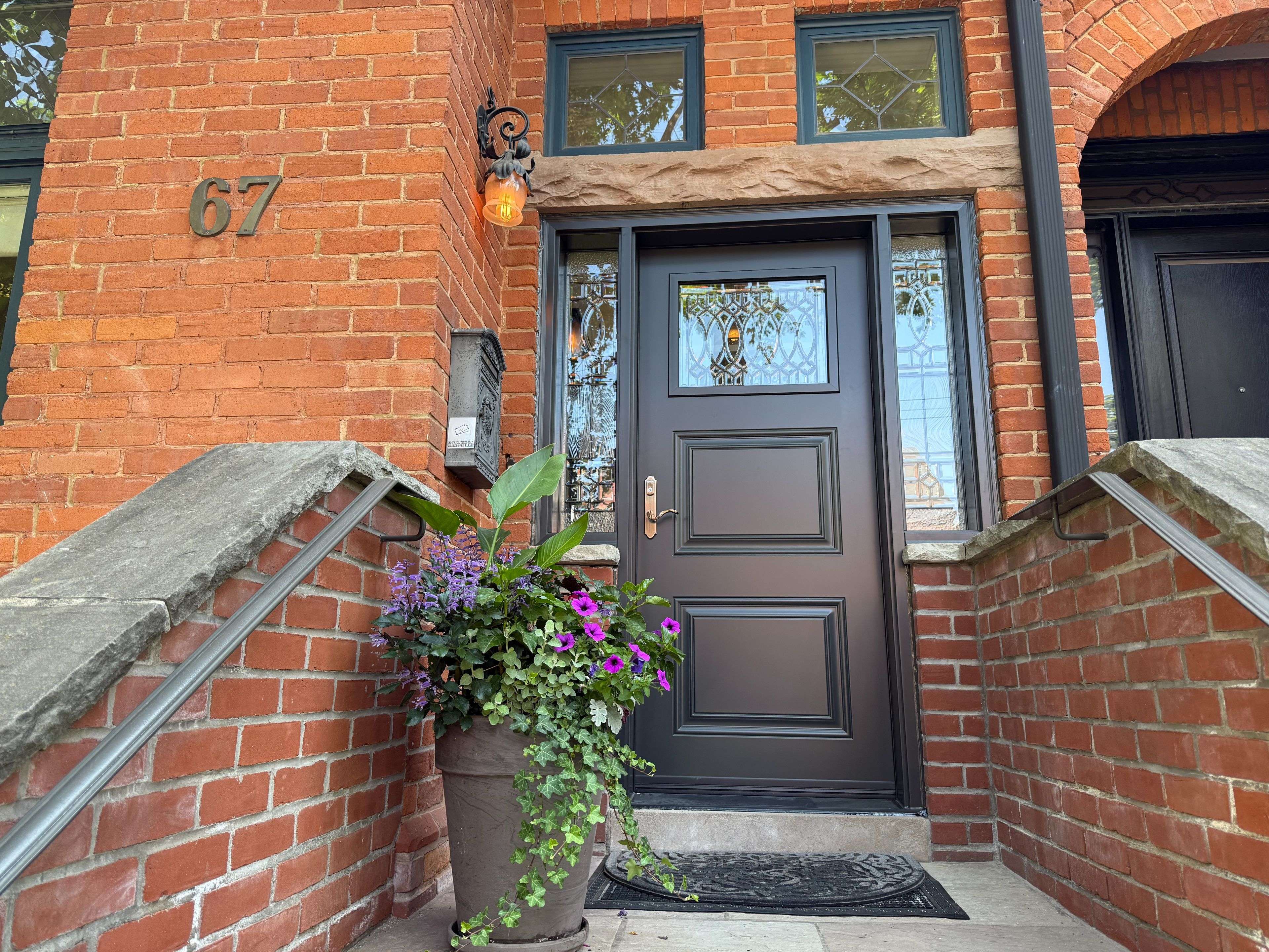 Toronto C02, ON M5R 2S3,67 Madison AVE