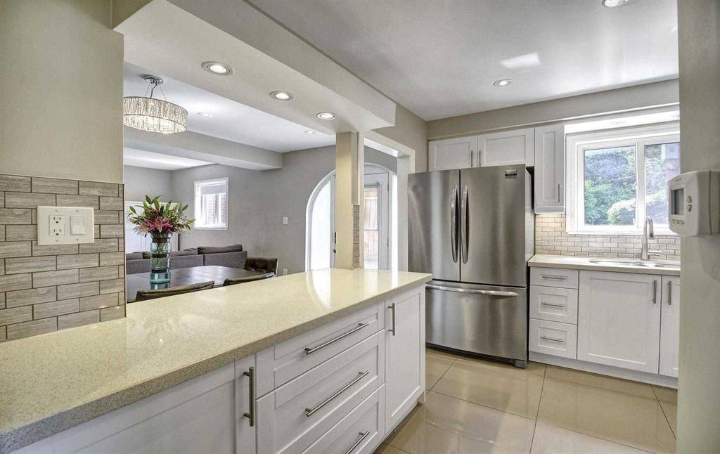 Toronto C15, ON M2J 2C5,15 Esterbrooke AVE #132