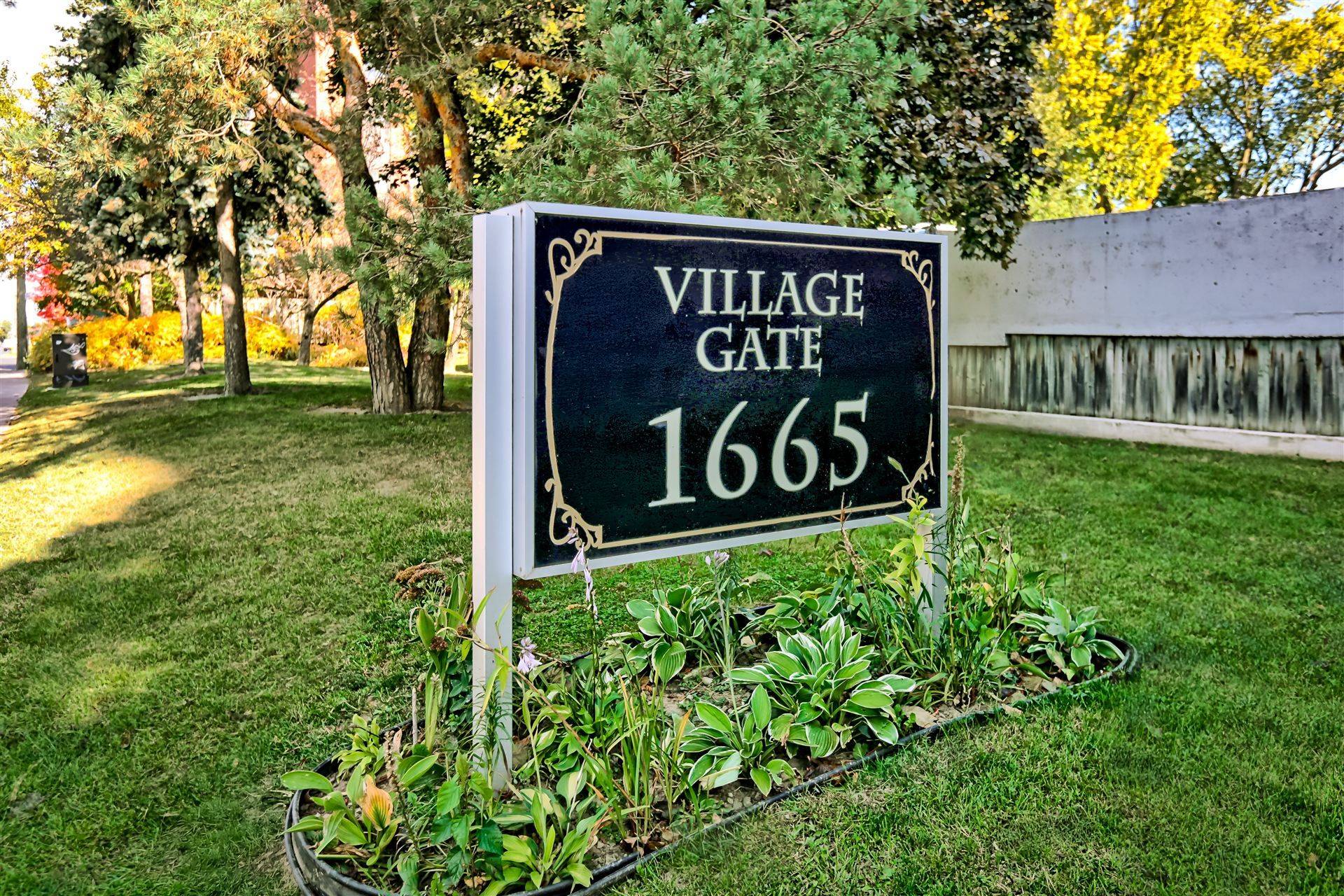 Toronto E04, ON M1R 5E5,1665 Victoria Park AVE #104