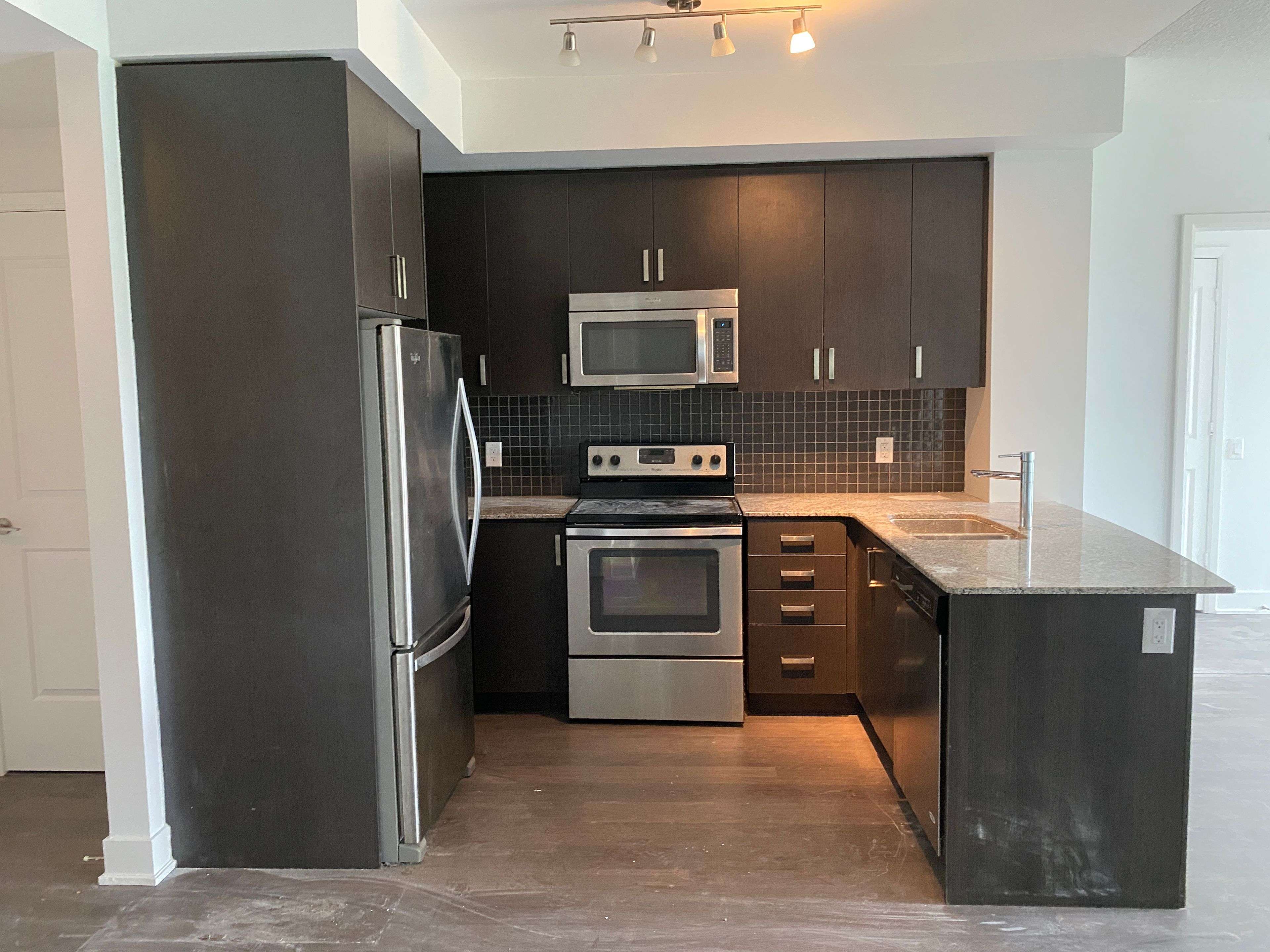 7608 Yonge ST #408, Vaughan, ON L4J 0J5