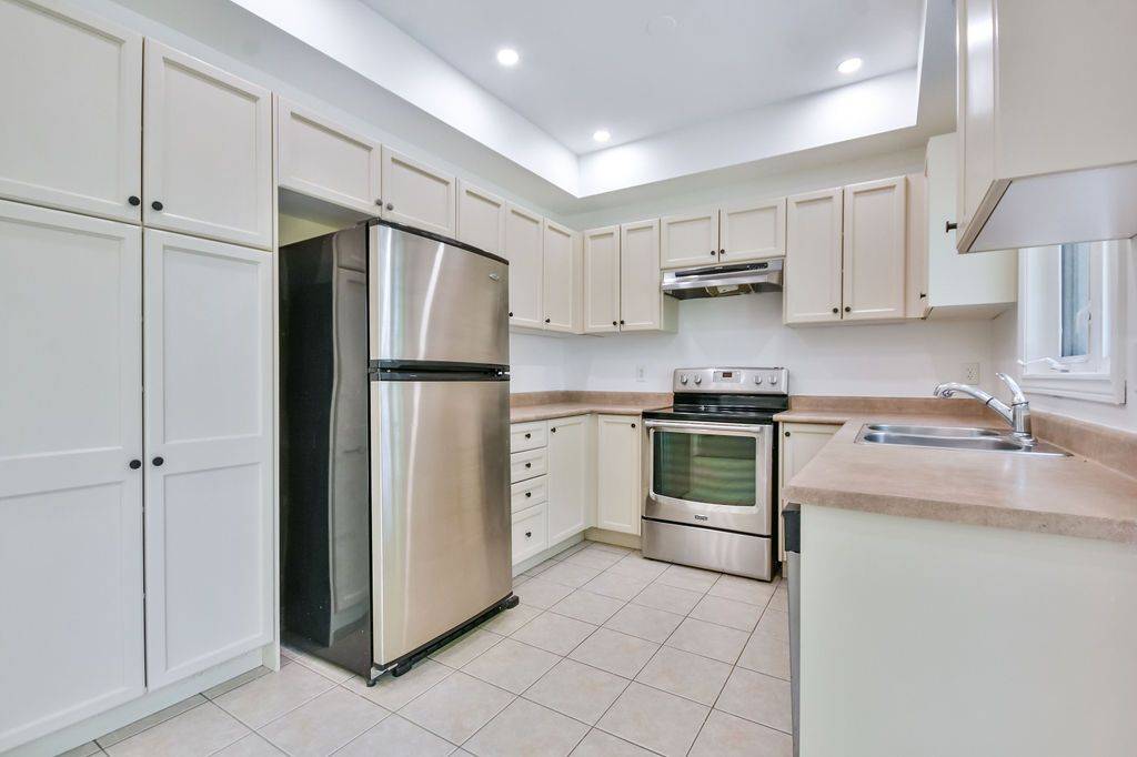 Barrie, ON L4M 7K5,113 Livia Herman WAY