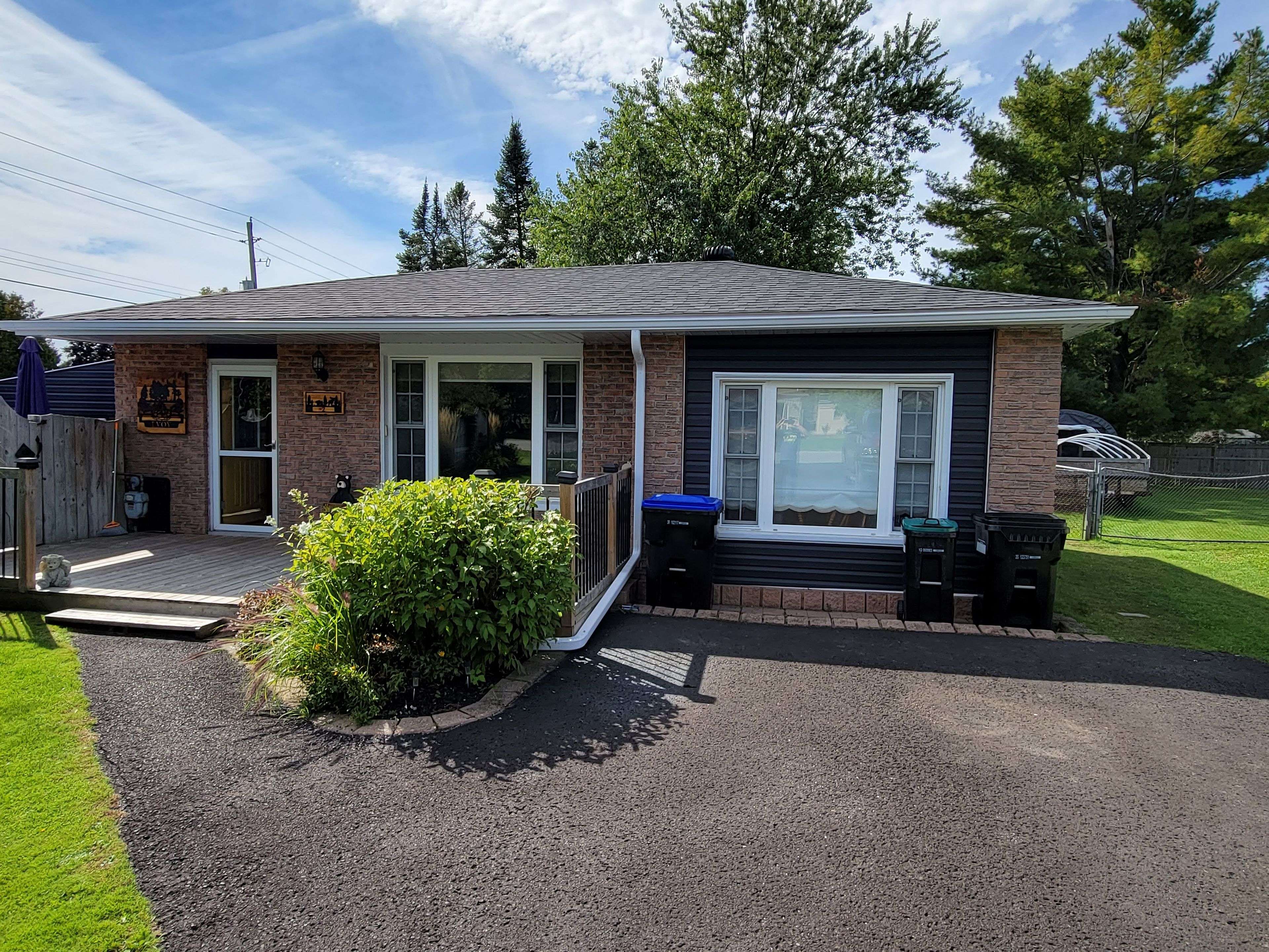2 Lynn ST, Tiny, ON L0L 2J0