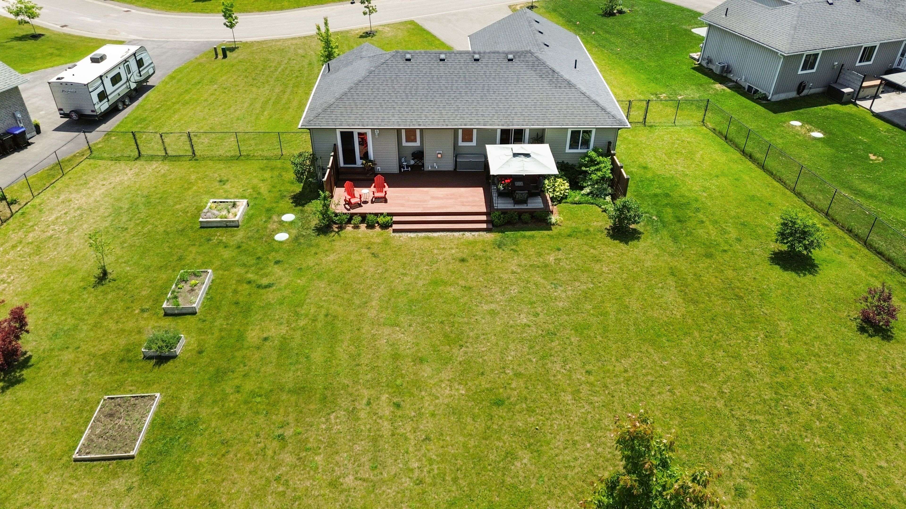 Oro-medonte, ON L3V 8N6,35 Grace CRES