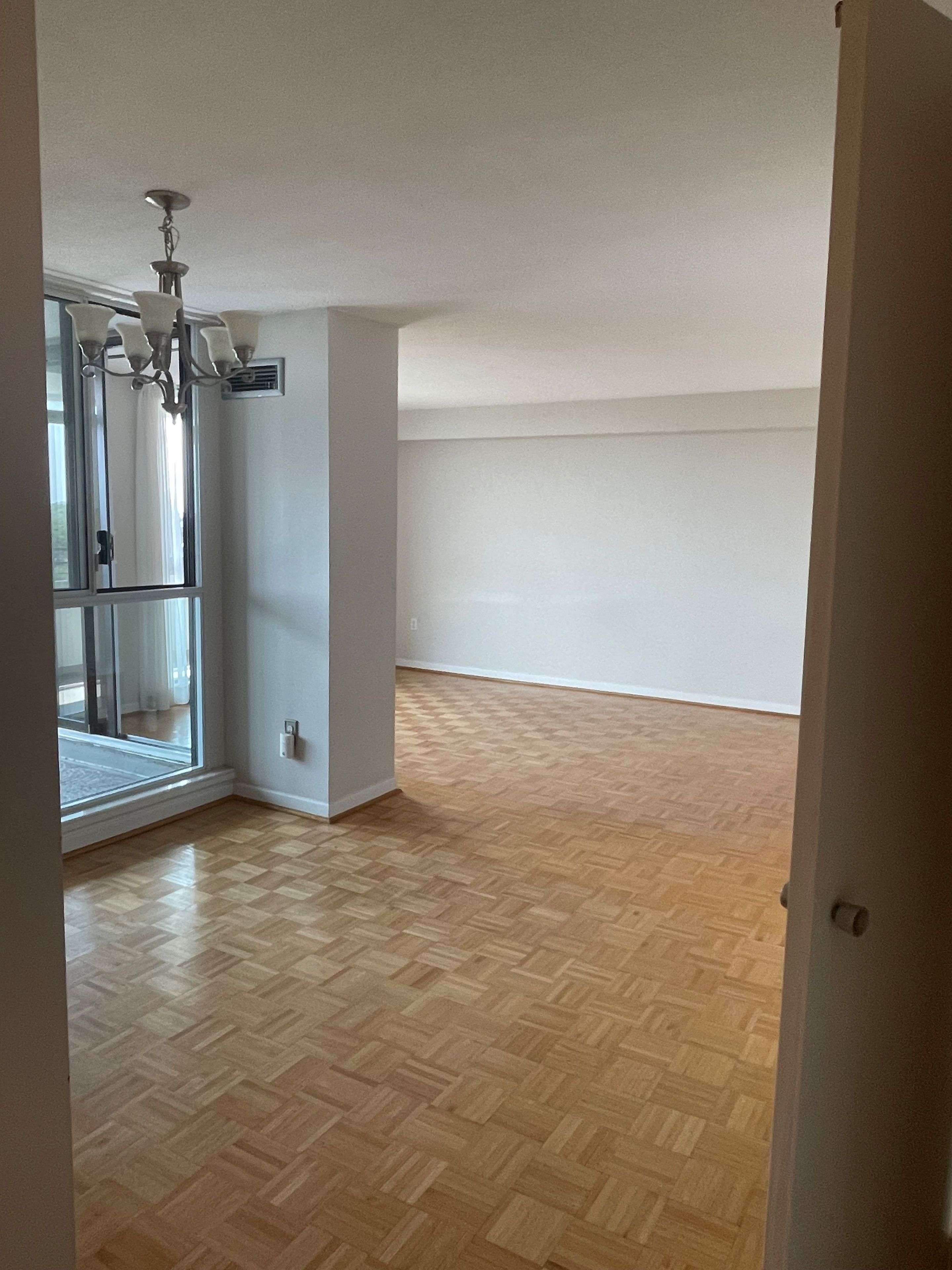 Mississauga, ON L5A 3S8,1300 Mississauga Valley BLVD #703