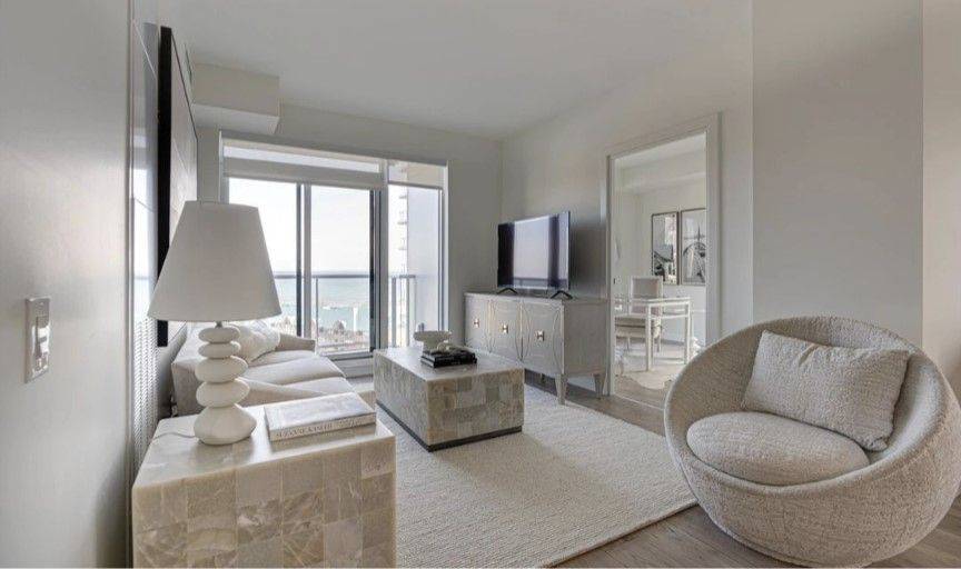 Oakville, ON L6L 3C1,133 Bronte RD #B0330