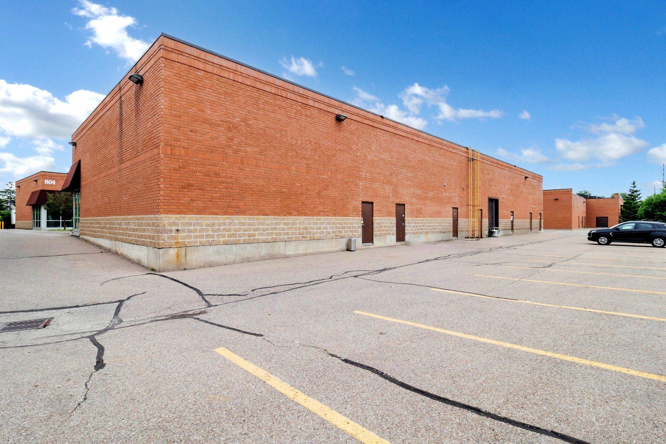 Mississauga, ON L5J 2Y4,802 Southdown RD #C2
