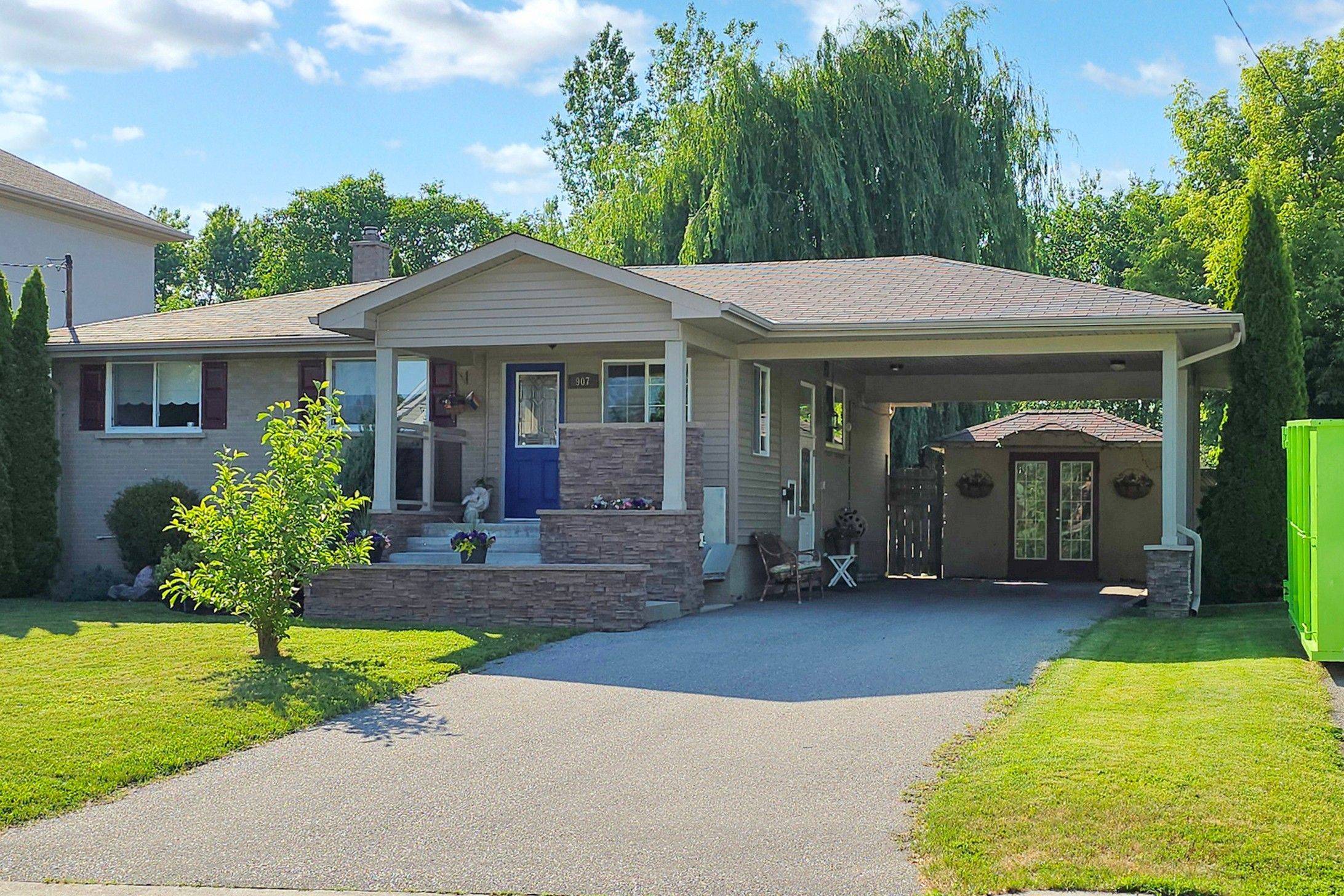 Mississauga, ON L5E 1J8,907 Fourth ST