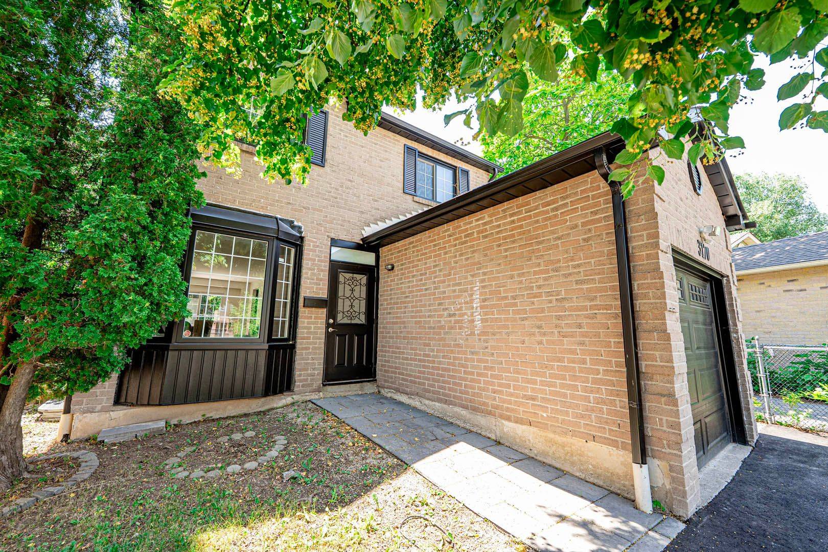 Mississauga, ON L5N 3H5,3170 McCarron CRES