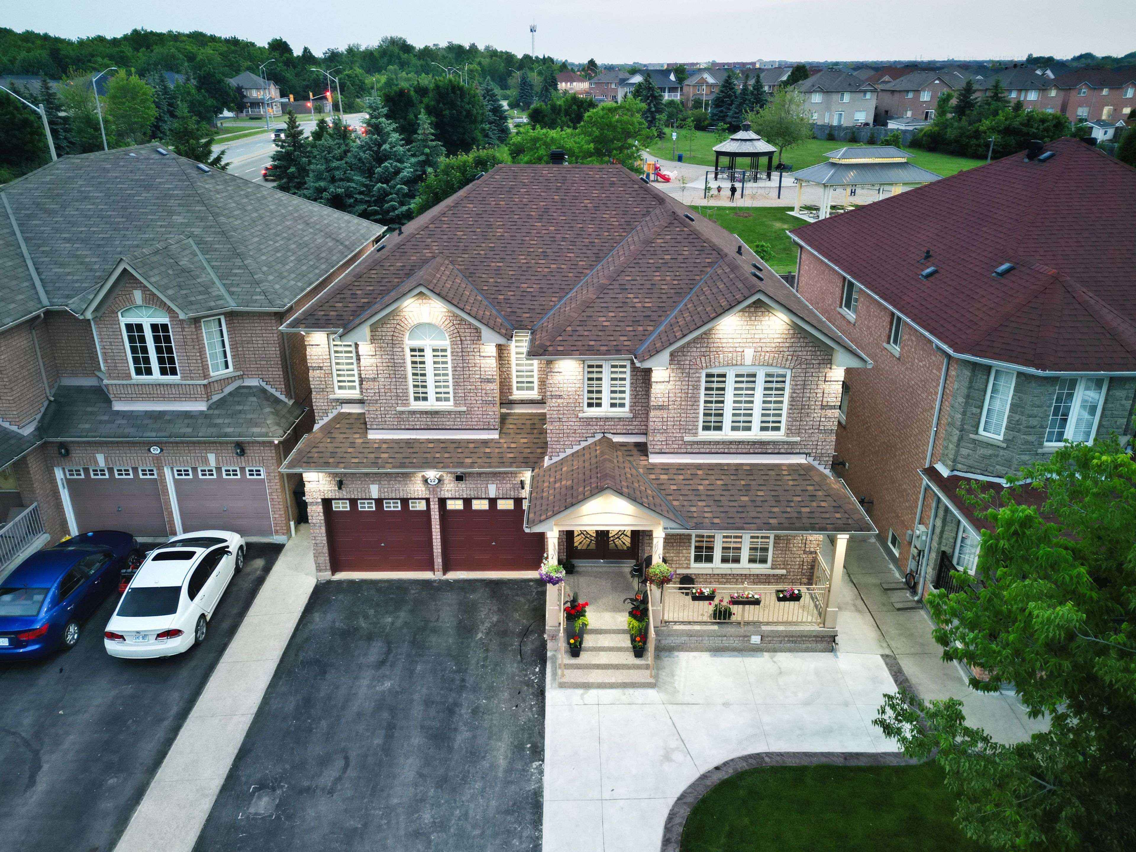 Brampton, ON L6R 3G6,22 Wintersnow CT