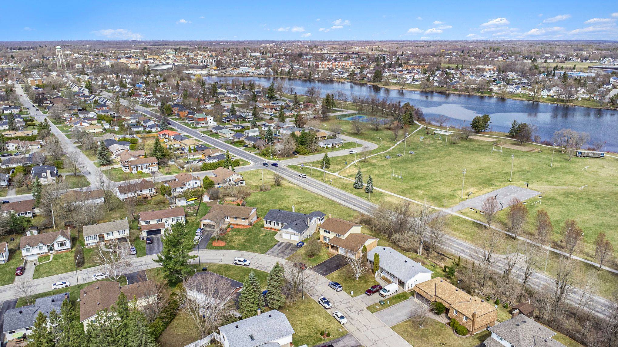 Smiths Falls, ON K7A 5B6,74 Colonel By CRES