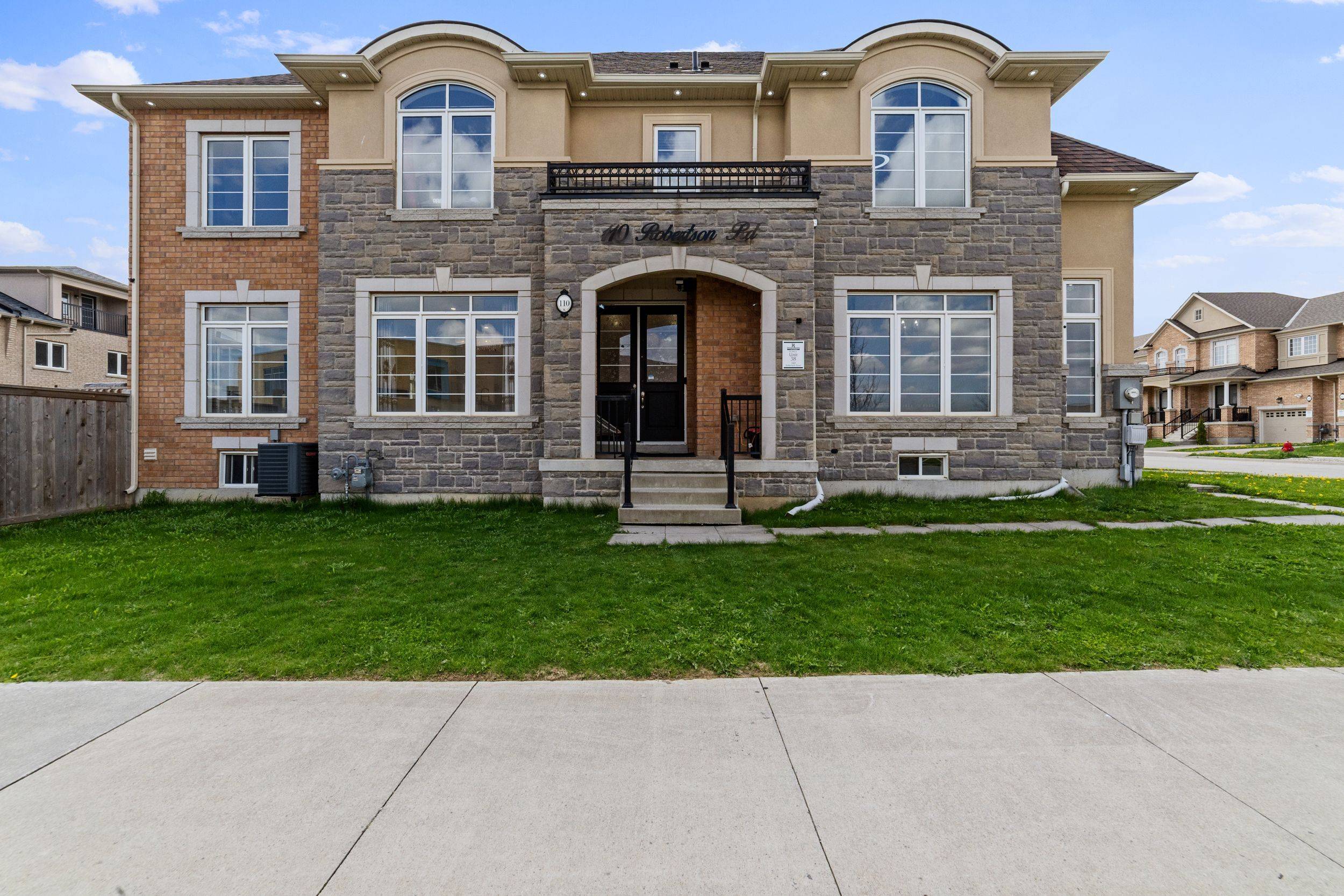 110 Robertson RD, Hamilton, ON L9K 0J7