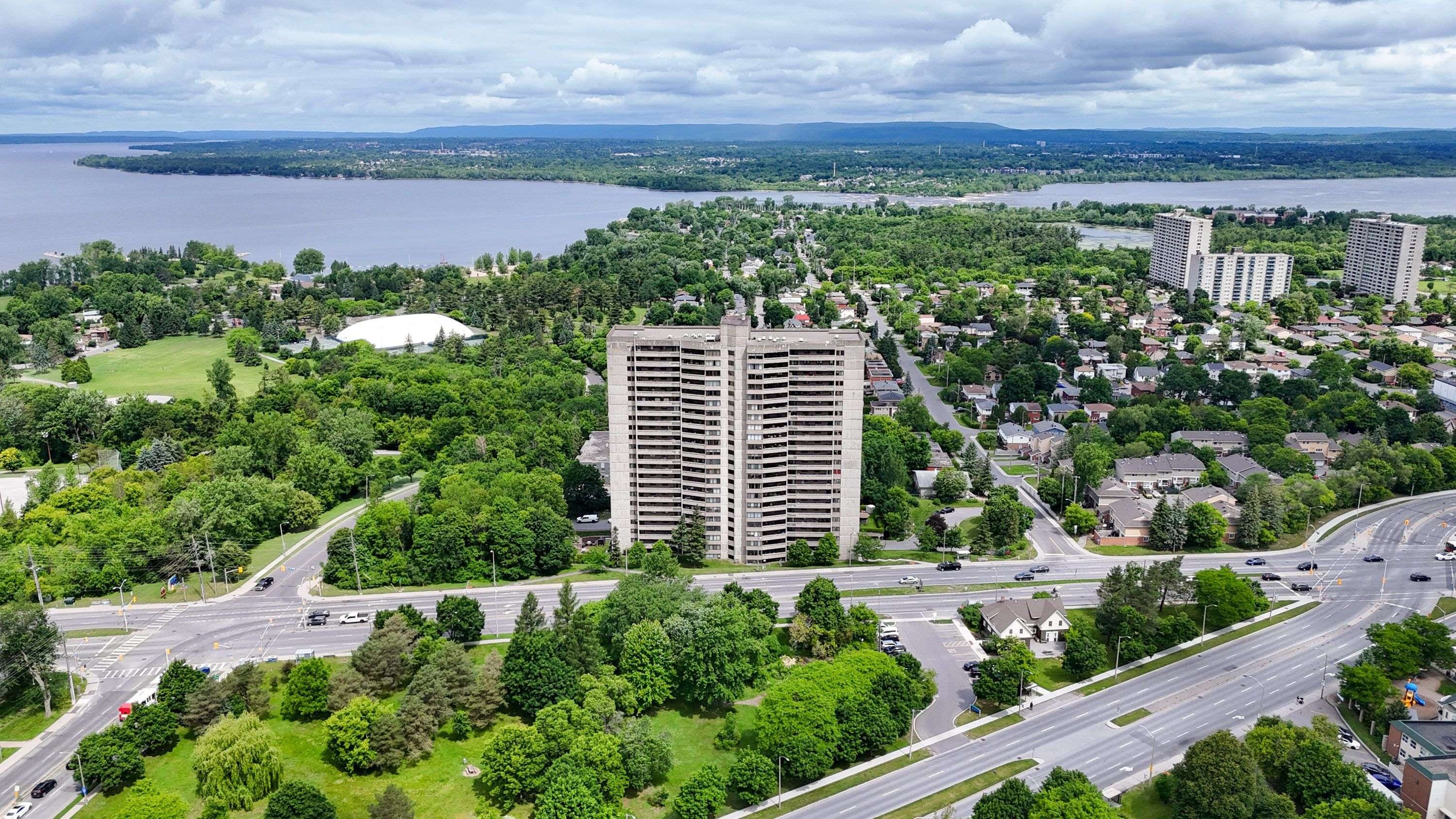 Britannia - Lincoln Heights And Area, ON K2B 8G5,415 Greenview AVE #1301