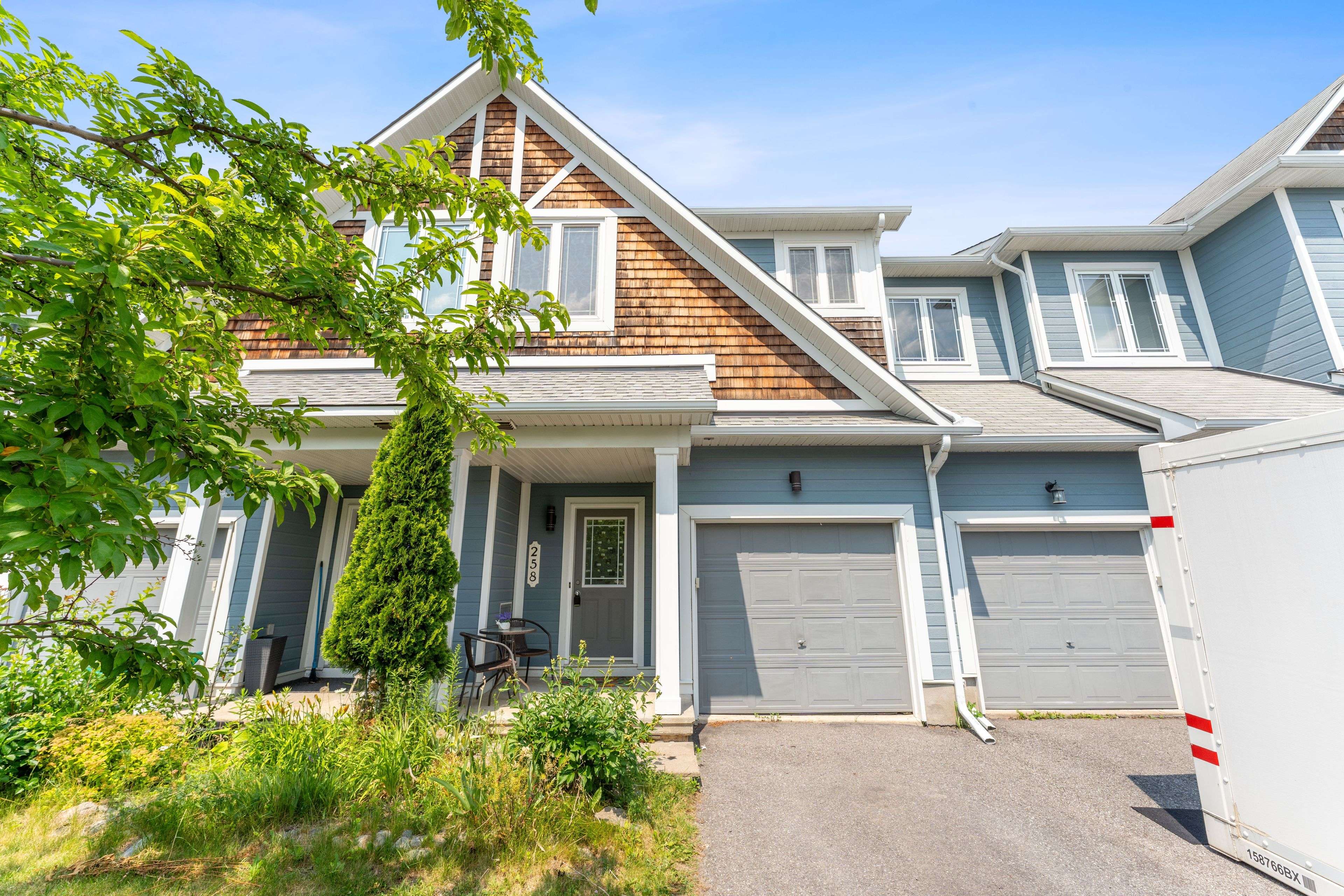 Kanata, ON K2M 0A9,258 Catamount CT